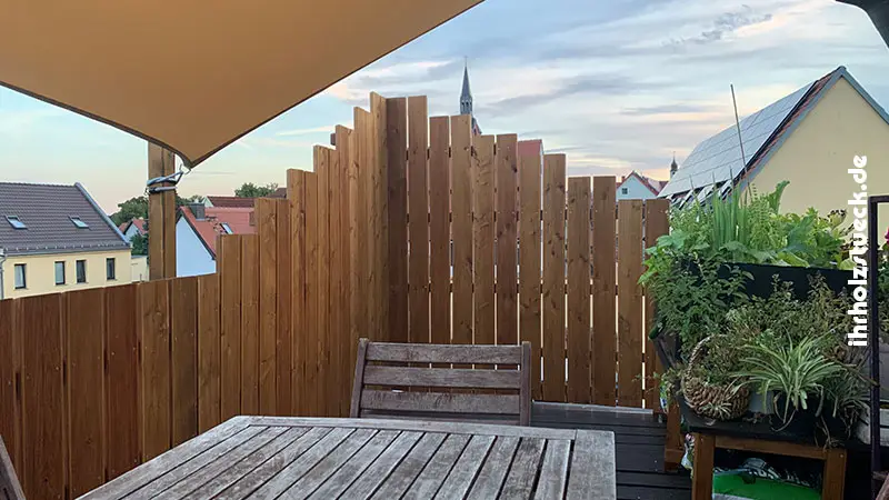 Terrassen und Sichtschutz aus Holz