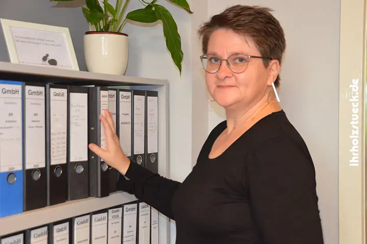 Janine Künemund Assistentin der Geschäftsführung ihrholzstueck.de