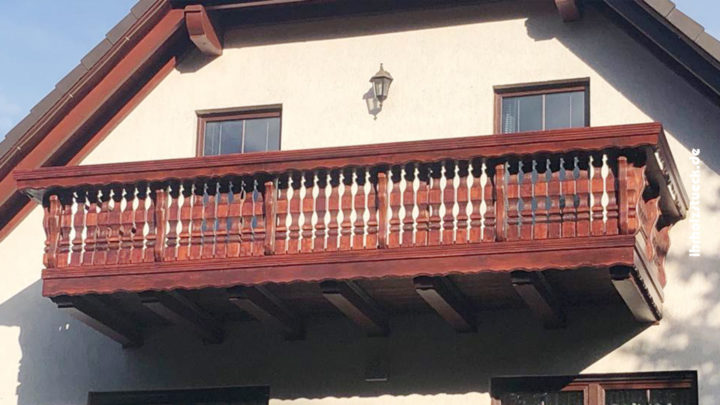 Balkon aus Echtholz designt und gebaut – in 6 Metern Höhe