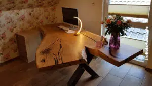 Tische aus Holz beispielsweise als Schreibtisch