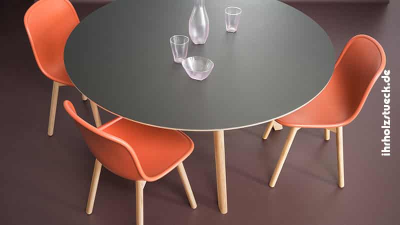 Tischplatten sind eine der besten Anwendungen für Möbellinoleum